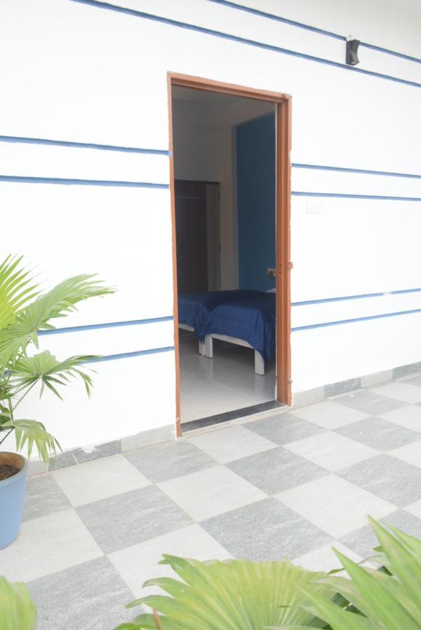 The Autumn Leaves Bhopal Bed & Breakfast Bagian luar foto
